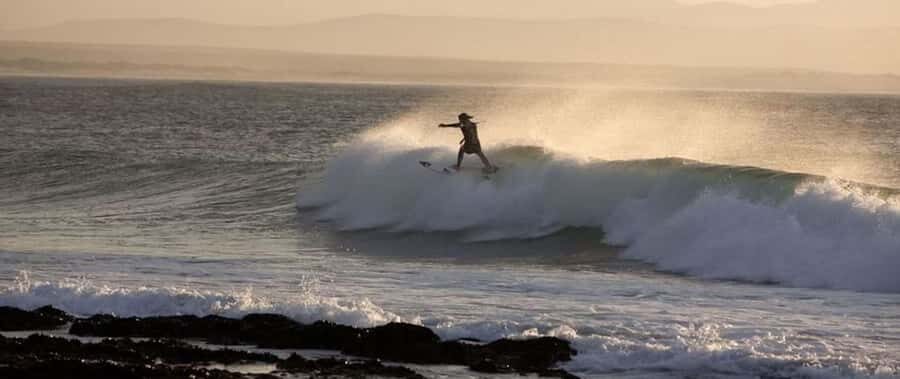 2 Hour Surf Lesson Jeffreys Bay - Gear included: wetsuit and board, plus what you should pack