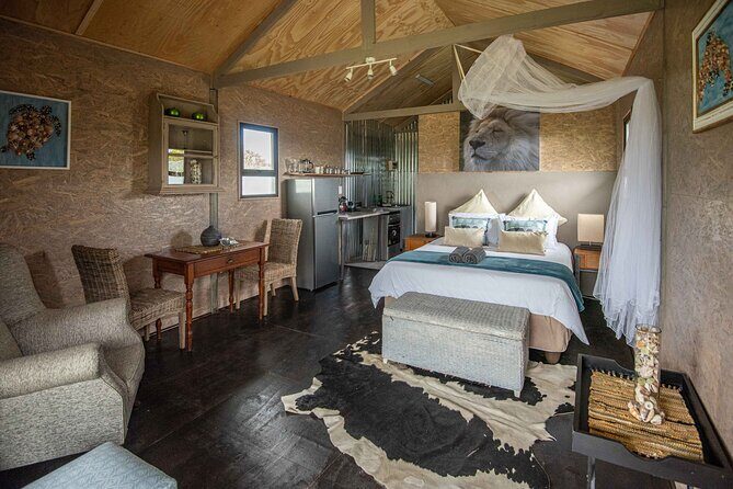 2 Night Tenikwa Experience - Lion cabin nights: dinner is part of your stay