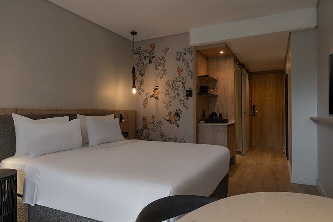 3 Days Radisson Kruger Safari Tour from Johannesburg - Blue Canyon Reserve sunset drive: sundowners, big sky, real sightings