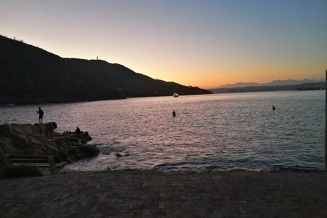 7- 10 Days Tour Package Cape Town and Garden Route - Day 1: Table Mountain, City Views, Signal Hill, Camps Bay, V&A Waterfront