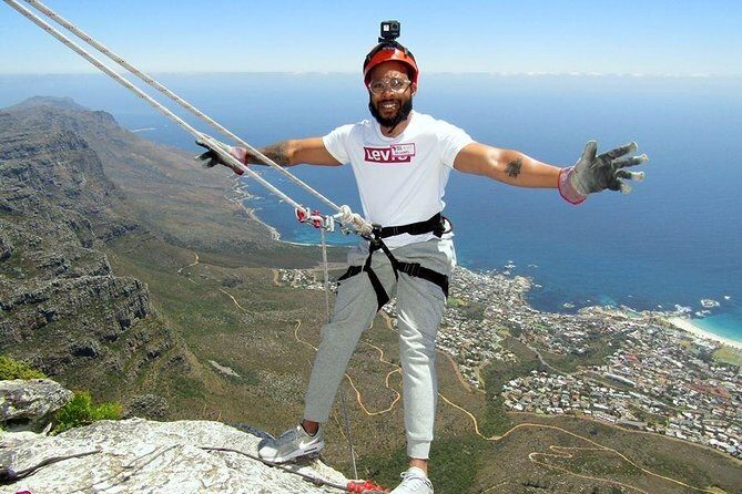 Abseiling Table Mountain - Getting to the meeting point: start at the cableway area