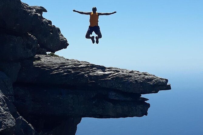 African Wonder of Nature Table Mountain Hike. - What you’ll see on the climb: fynbos, rocks, and small wildlife