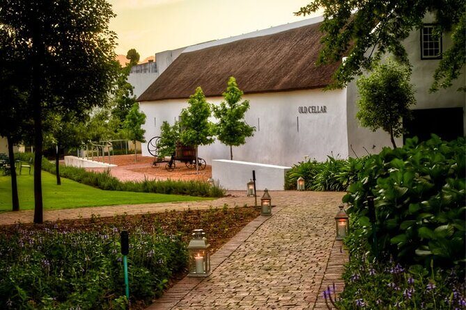 Aquila Game Reserve Safari with wine tasting, Transport & Lunch - Who this safari-plus-wine day is best for