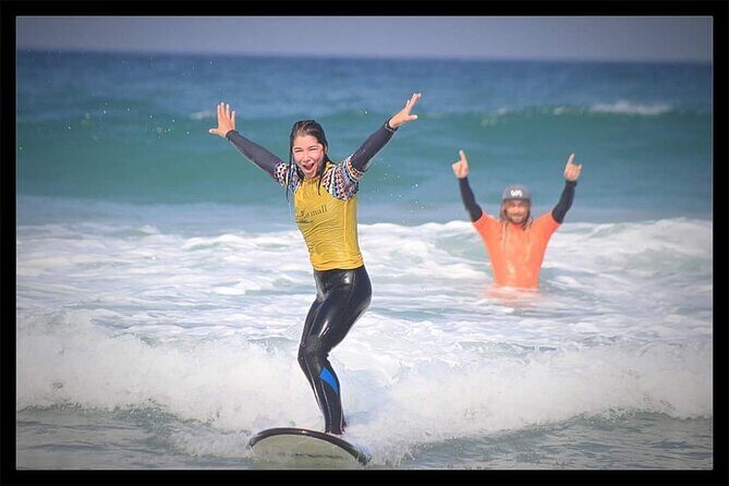 Beginner group surf lesson - Start at Wavecrest Surf School: meeting point and group setup