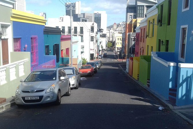 Bo-Kaap: Walk with a local - Stop 2: Wale Street Orientation and the Big Picture of Cape Town