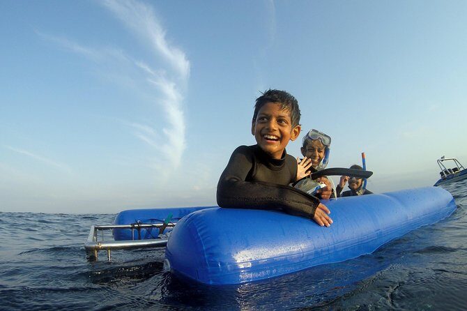 Caged and Cageless Shark Snorkelling on Durban's Aliwal Shoal - The morning setup at the shark centre: coffee, briefing, and fitting up