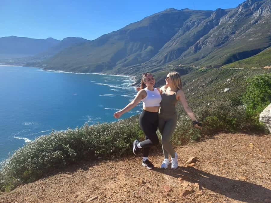 CAPE OF GOOD HOPE & PENGUIN,BOKAAP,SEALS,MUIZENBERG,FULLDAY - Camps Bay quick stop: short photo time with real payoff