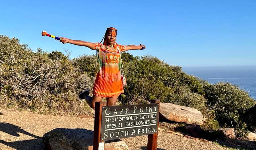 Cape of Good Hope Penguins Seals & Chapmans Peak Shared Tour - The pickup and city orientation: get your bearings fast