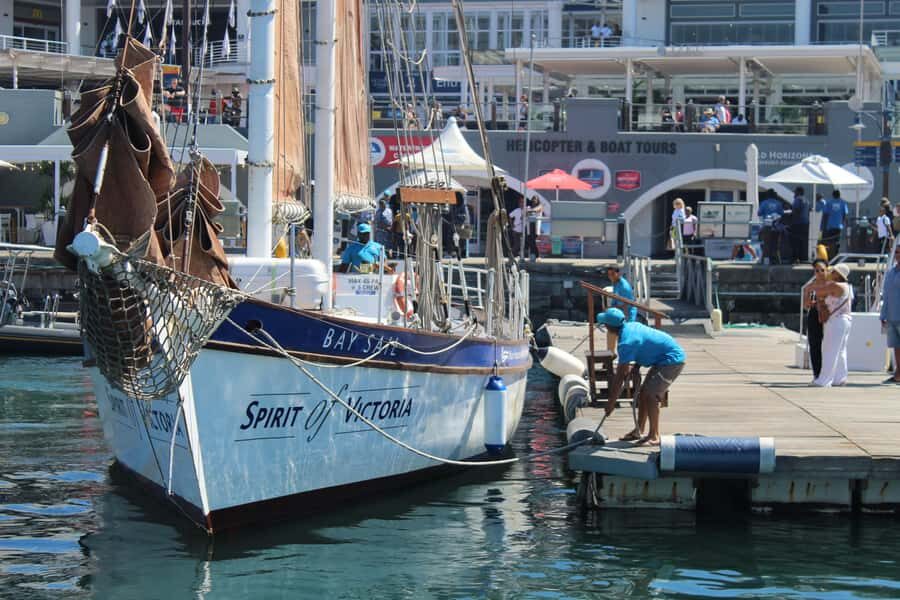 Cape Town: 1 Hour Table Bay Sailing Tour - From Quay 5 to Table Bay: the easiest way to get on the water