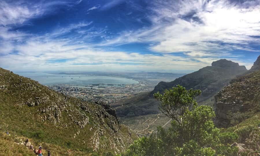 Cape Town: 3-Hour Table Mountain Hike via Platteklip Gorge - Views you’ll chase: V&A Waterfront, Table Bay, and city clues