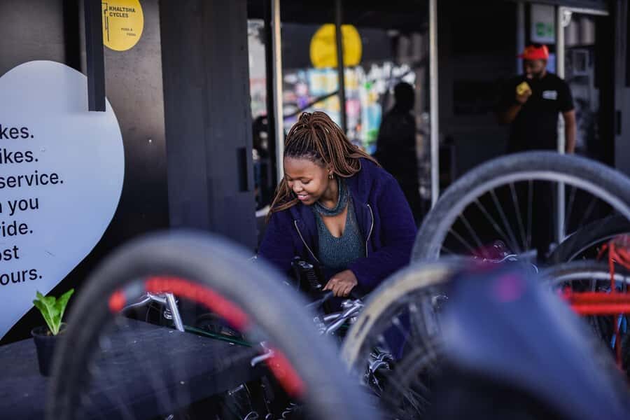Cape Town: Cultural Bicycle Tour in Khayelitsha Township - District Six on Two Wheels: History Moving Through the Streets