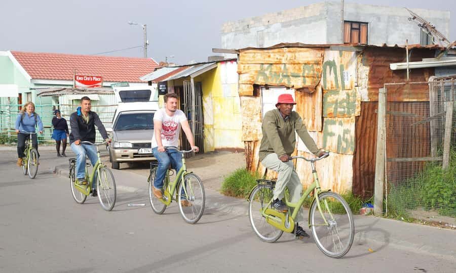 Cape Town: Cultural Cycling Tour - Lunch: African food, tea, and hospitality in two settings