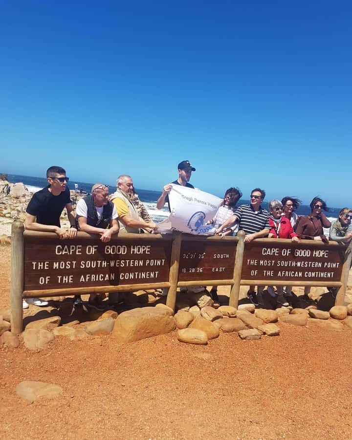 Cape Town: Full-Day Private Peninsula Tour - Bantry Bay to Camps Bay: your first taste of Atlantic drama