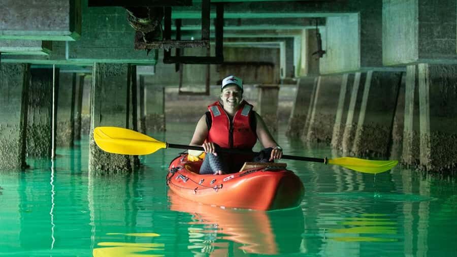 Cape Town: Guided Kayak Tour - The Green Room paddle under the jetties of Hout Bay Harbour