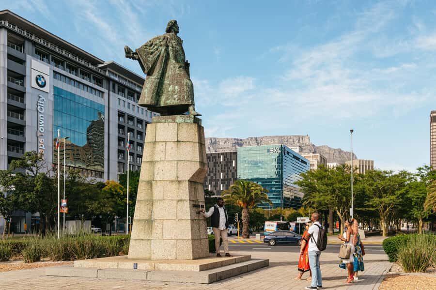 Cape Town: Half-Day Walking City Tour and African Lunch - The Castle of Good Hope: what you see (and what you don’t)
