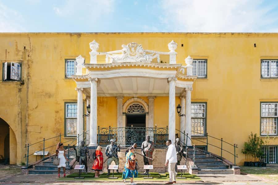 Cape Town: Half-Day Walking City Tour and African Lunch - A classic Cape Town loop: Company Gardens, St George’s Mall, and Greenmarket Square