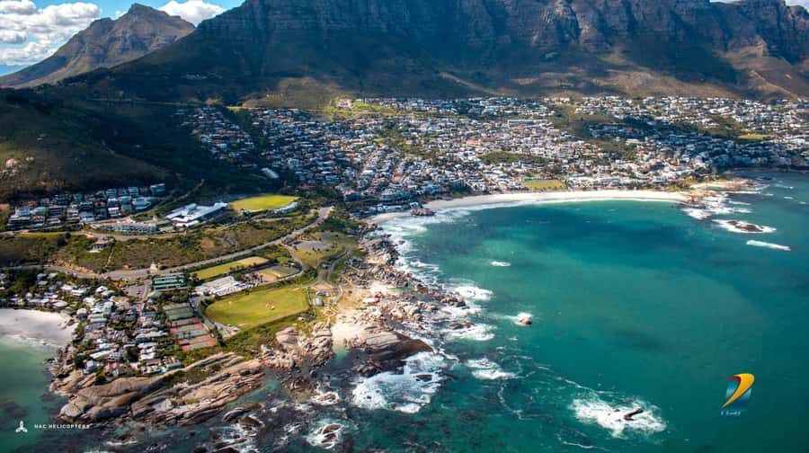Cape Town: Hopper Helicopter Flight - Table Mountain and Robben Island: Icon Views Without the Ground Logistics