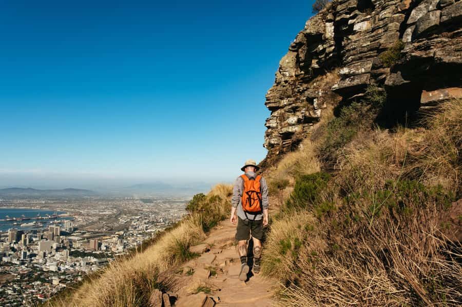 Cape Town: Lion's Head Guided Hike at Sunset - What to pack for a Cape Town evening hike (and what to skip)