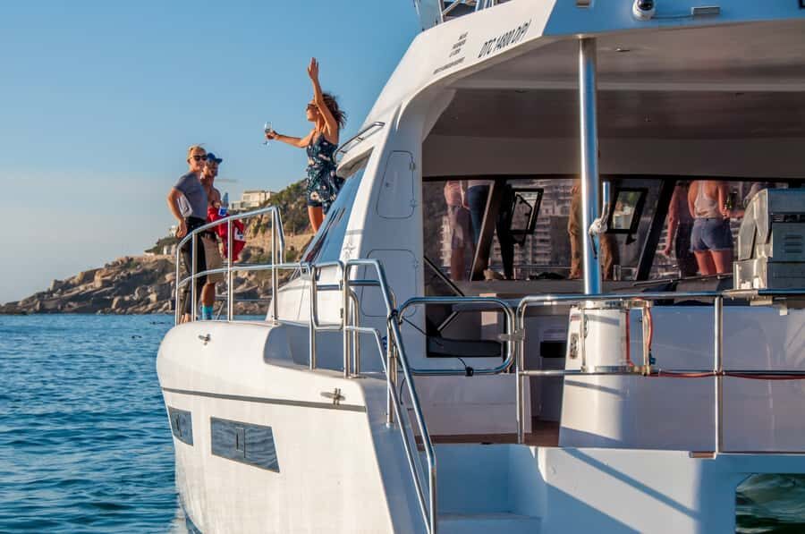 Cape Town: Morning Prosecco Cruise & Mimosa Breakfast - The luxury catamaran cruise: coastline views and calm Prosecco energy