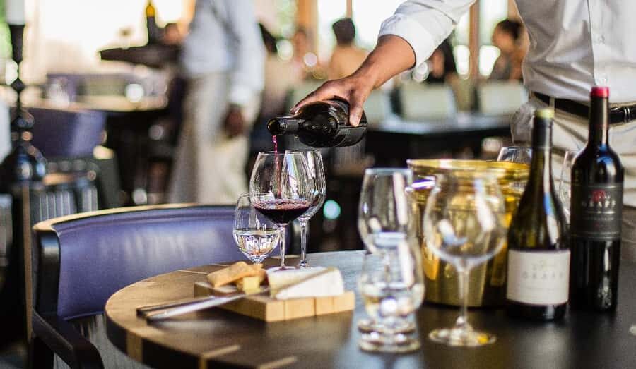 Cape Town: Private Wine Tour with Tastings and Lunch - Your day in sequence: 7 hours built around tastings and one long lunch