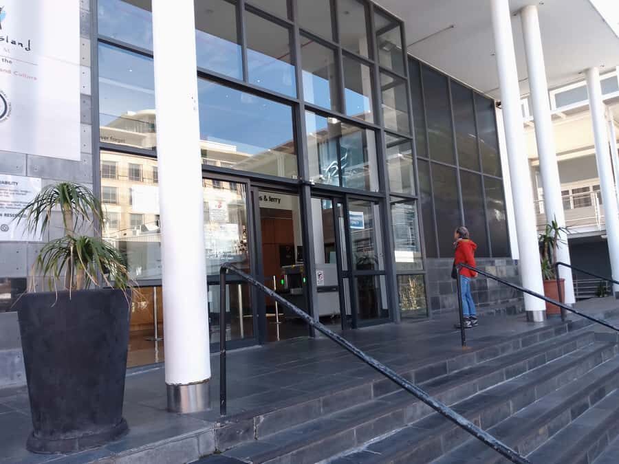 Cape Town: Robben Island Ferry and Guided Tour - The V&A Waterfront Ferry Ride: views that make the waiting worth it