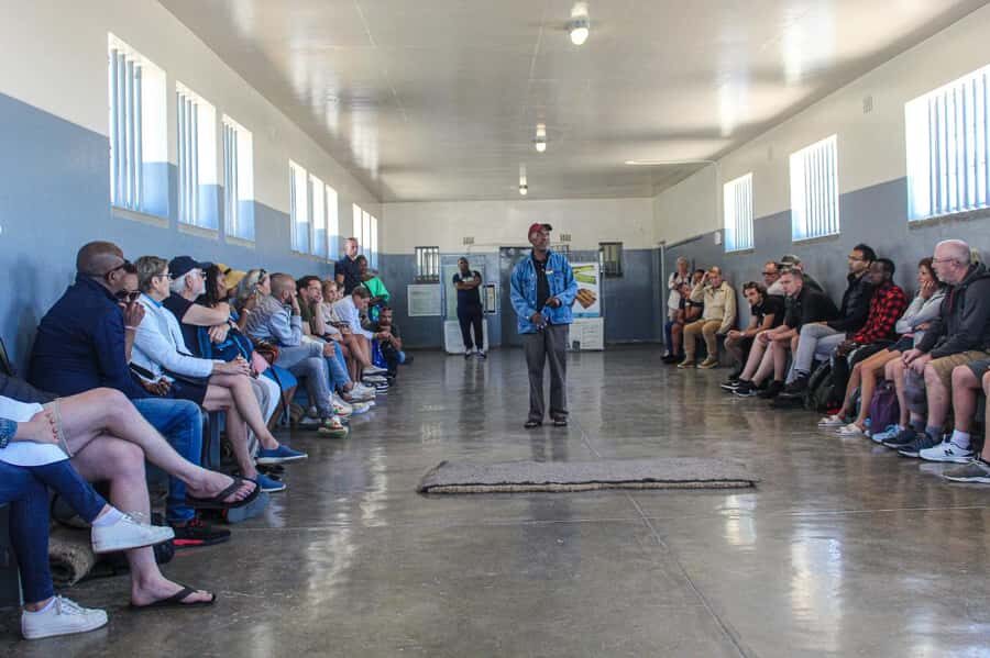 Cape Town: Robben Island ferry ticket plus Guided Tour - Price and time: is $71 per person good value?