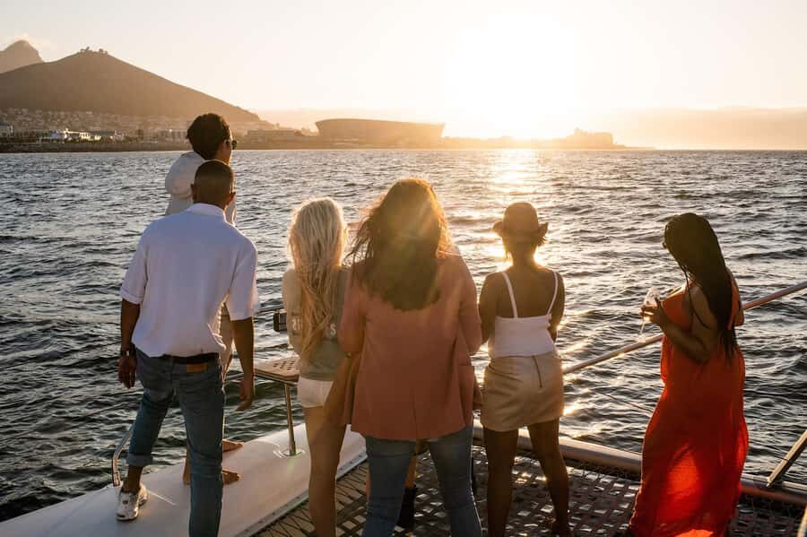 Cape Town: V&A Waterfront 1-Hour Scenic Cruise - Why This 1-Hour Catamaran Cruise Works So Well
