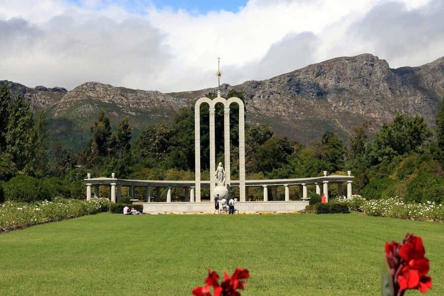 Cape Town: Wine Tram & Winelands Tour with Tastings & Pickup - Should You Book This Tour?