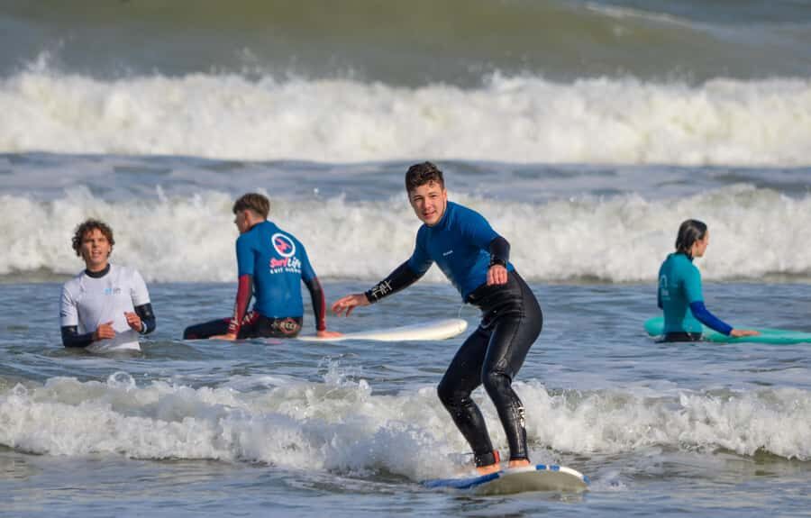 Cape Town:Learn to surf with the best view of Table Mountain - Price and timing: what $46 gets you in 90 minutes