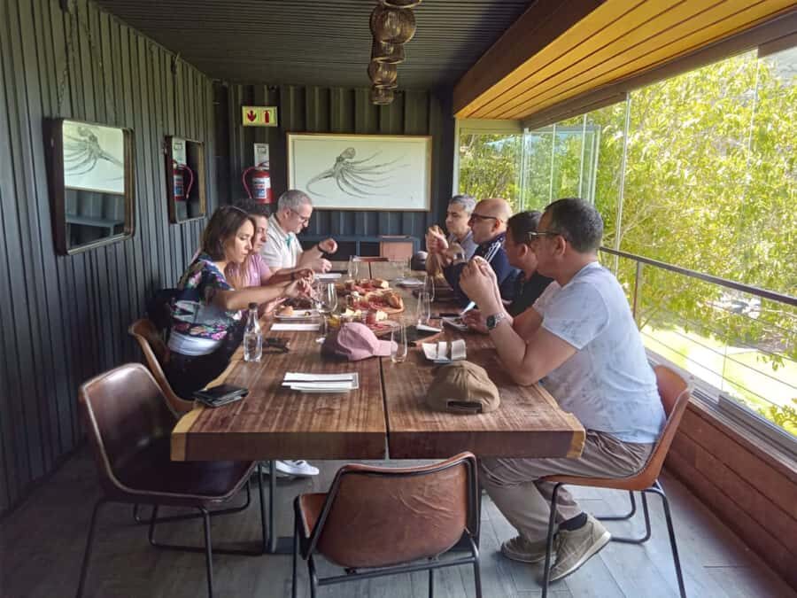 City Tour: Table Mountain, Kirstenbosch & Wine - V&A Waterfront: Built-In Break Time and Lunch Where the Action Is