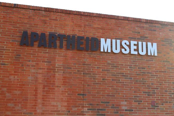 Constitutional Hill,Johannesburg City and Apartheid Museum with Soweto Day Tour - Soweto highlights: Orlando Towers, Hector Pieterson, Mandela House, Vilakazi Street