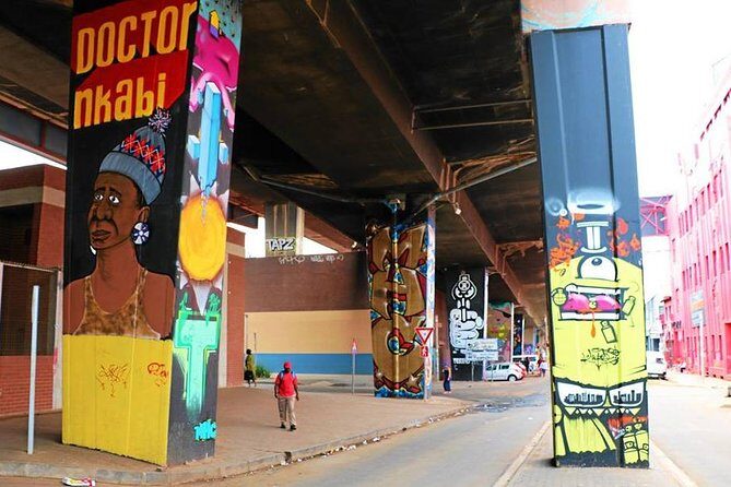 Contrast Tour Including Sandton, Alexandra, Johannesburg and Soweto - The Guide Factor: When You Get Thuli, You’re in Good Hands