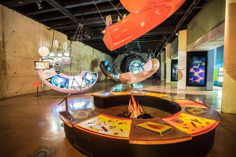 Cradle of Humankind and Sterkfontein Caves Half-Day Tour - The food plan: snacks near the caves and lunch that you should budget for