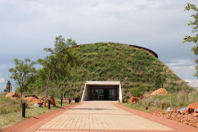 Cradle of Humankind World Heritage Site - Sterkfontein Caves: where the fossil story becomes physical