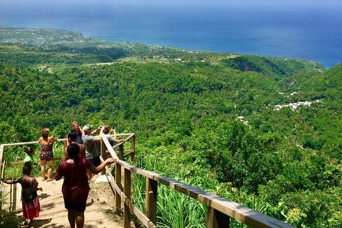 Cruise Port and Airport Arrival Transfers to Hotels in St. Lucia. - A transfer that starts your vacation, not just your commute