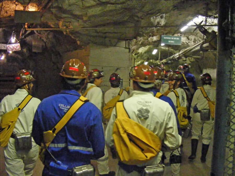 Cullinan Diamond Mine & Pretoria Full Day Tour - Johannesburg pickup between 8am and 9am: the “buffer” you’ll need