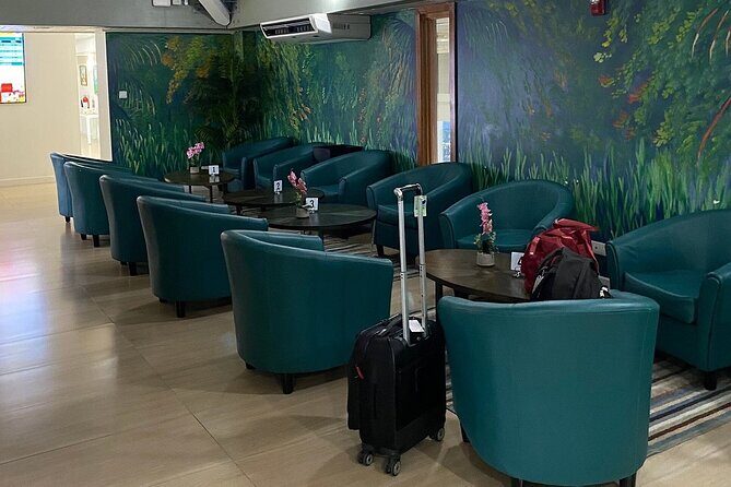 Departure VIP Lounge & Free transfer from Any Resort - From Your Resort To Hewanorra: The Private Vehicle Part