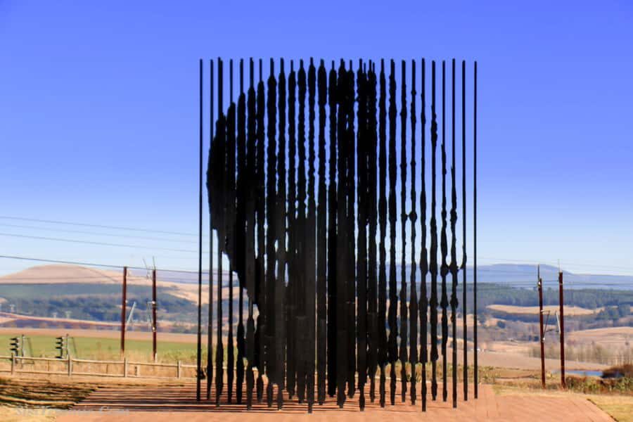 Drakensberg Kamberg Cave Art & Mandela Capture Site Day Tour - A full day route with three very different meanings