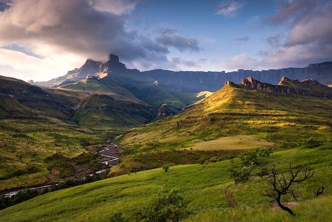 Drakensberg Mountains & Nelson Mandela Capture Site Full Day Safari - Durban to the Drakensberg: the ride that sets your expectations