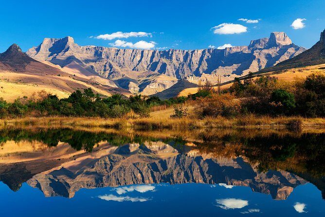 Drakensberg Mountains & Nelson Mandela Capture Site Full Day Safari - UKhahlamba-Drakensberg Park and San rock art: why this stop hits