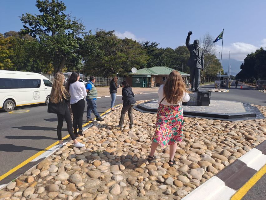 Franschhoek & Stellenbosch: Full-Day Wine Tour - Learning how wine is made and how to taste it