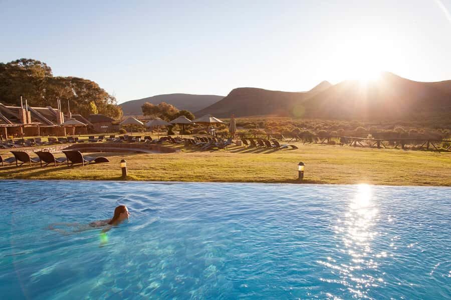 From Cape Town: Big Five Sunset Safari incl. Transportation - The ride out of Cape Town: what the hours are really for