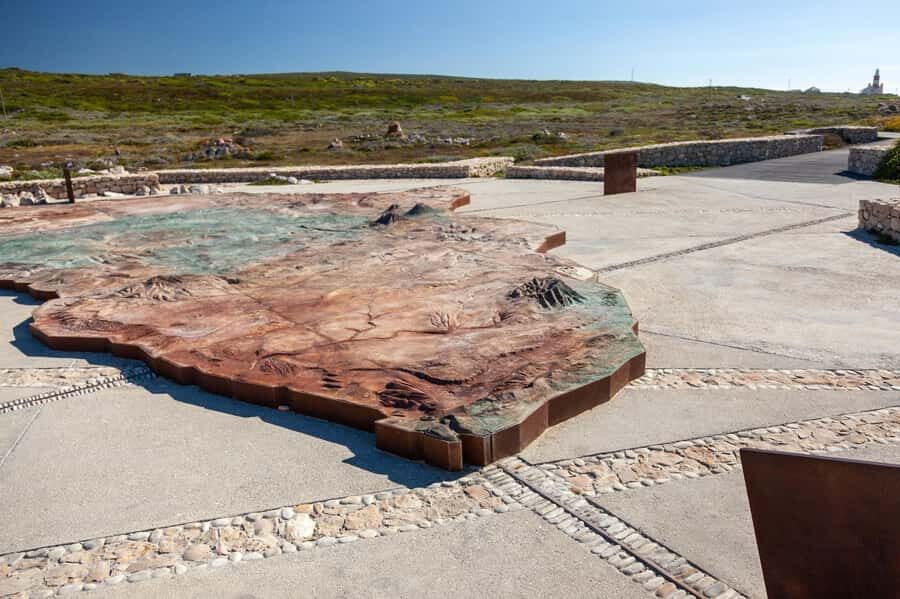 From Cape Town: Cape Agulhas, Penguins, Wine Tasting Tour - Hemel-en-Aarde wine tasting: what you’re paying for and what you’re not