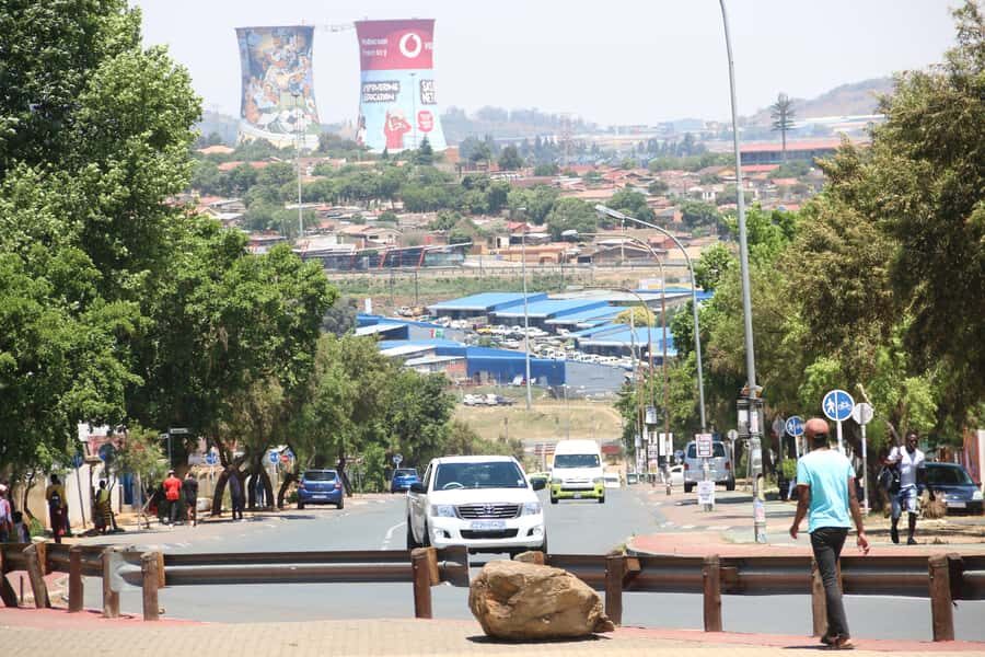 From Johannesburg: Pretoria, Soweto & Apartheid Museum Tour - Mandela’s House on Vilakazi Street: what “original setting” means
