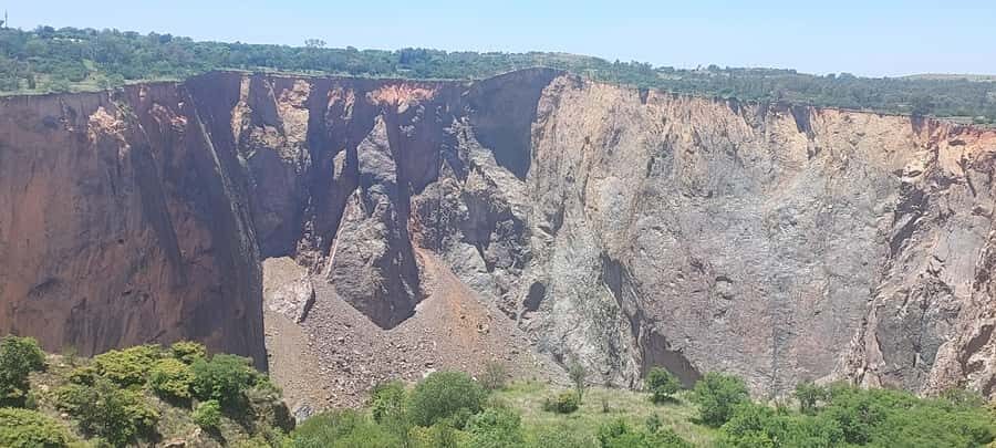 From South Africa Joburg: Pretoria City Half Day Tour - The 5-hour Pretoria plan: transfers, two guided blocks, and lunch time