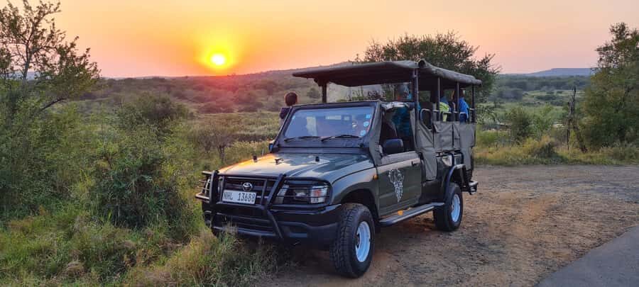 From St Lucia: Big 5 Safari in the Hluhluwe-Imfolozi Park - Hluhluwe-iMfolozi Park: Big Five Country With a Rhino Focus
