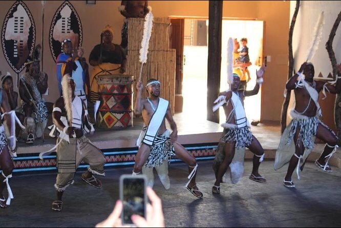 Full-Day Cradle of Human Kind and caves private - Johannesburg Pickup and the Drive North to UNESCO Country