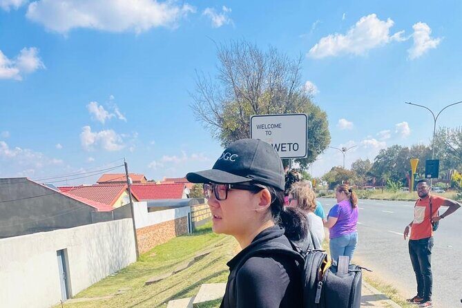 Full-Day Guided Tour of Soweto, Johannesburg and Apartheid Museum - Sakhumzi Restaurant: South African Buffet and Soweto Beer (Not Included)