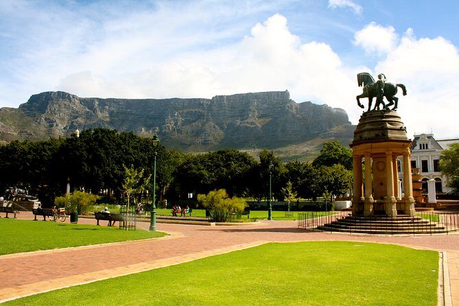 Full Day Private Hiking Table Mountain & City - Iziko Slave Lodge: A Focused History Stop in the Middle of the City
