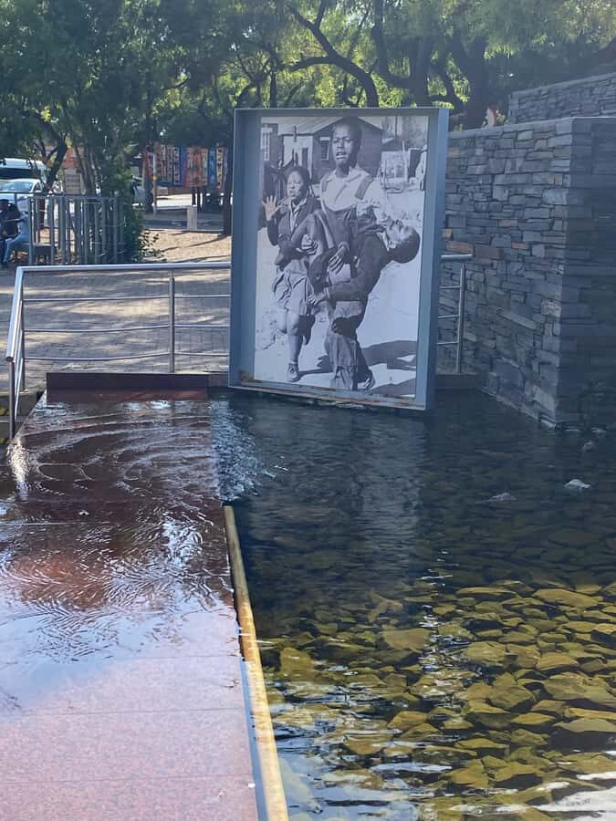 full day tour Johannesburg et soweto township - Soweto arrival: towers, stadiums, and landmark houses in one day